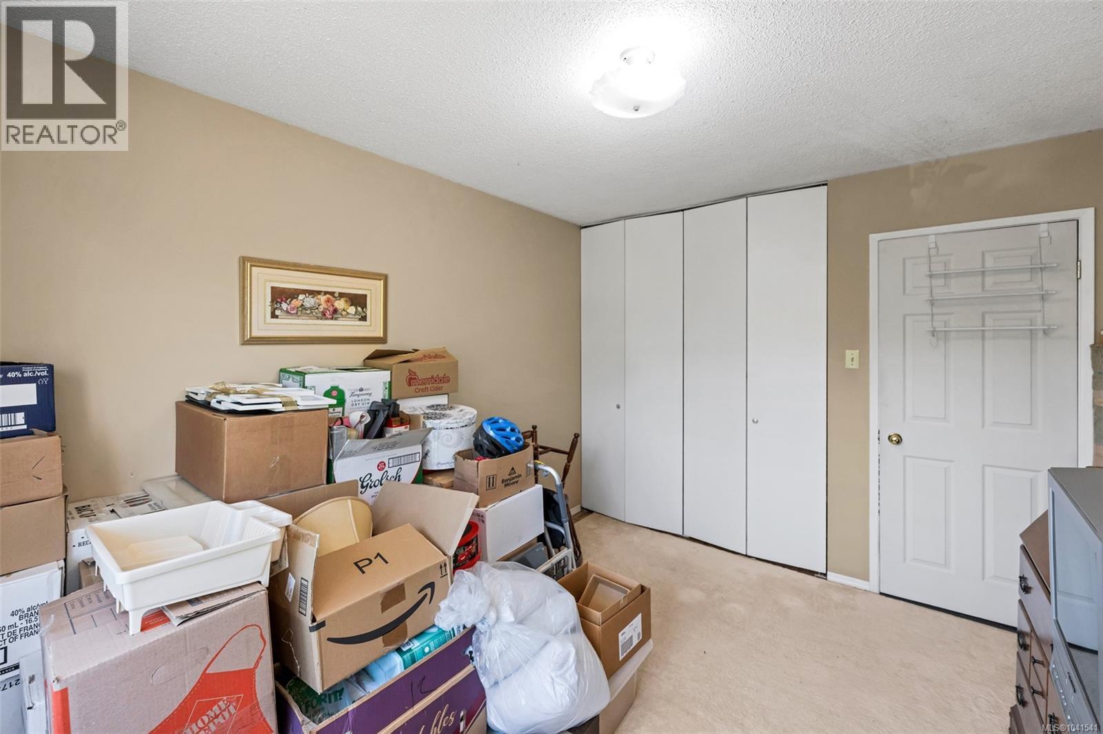 5943 Deuchars Dr - 11