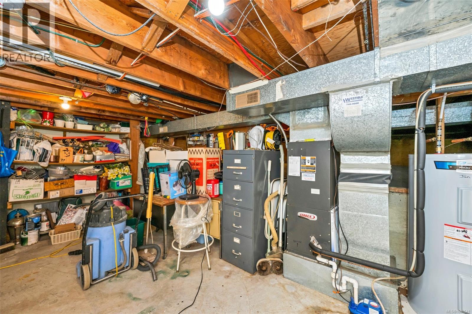 5943 Deuchars Dr - 35
