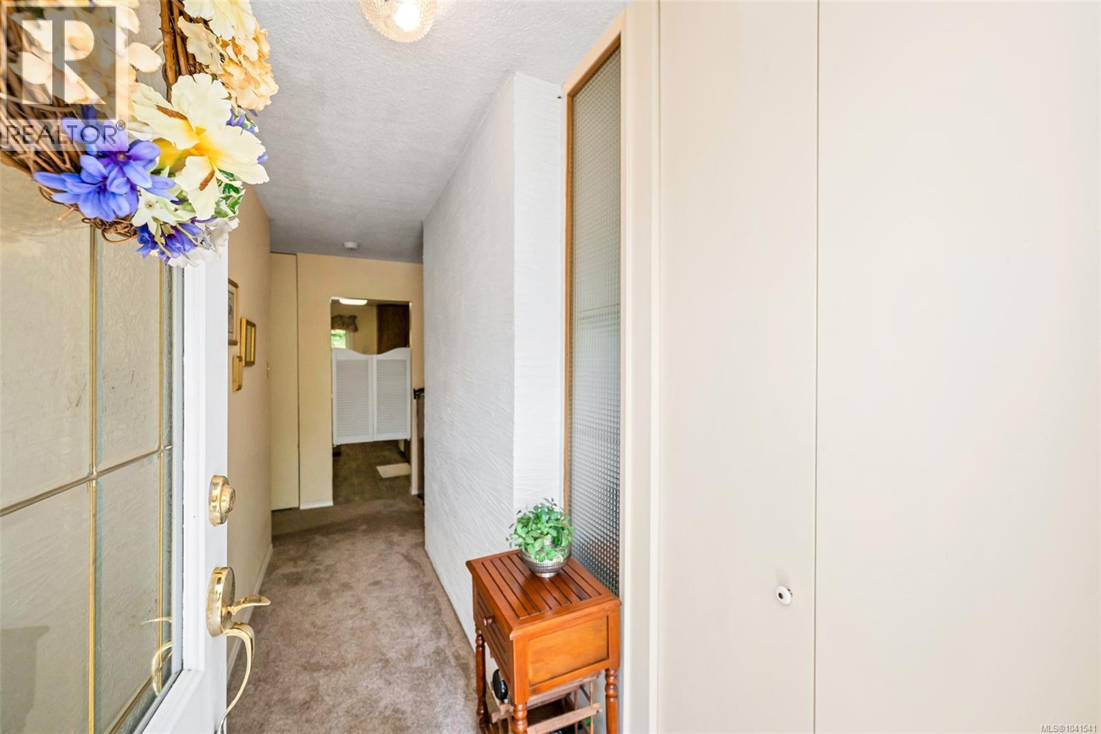 5943 Deuchars Dr - 7