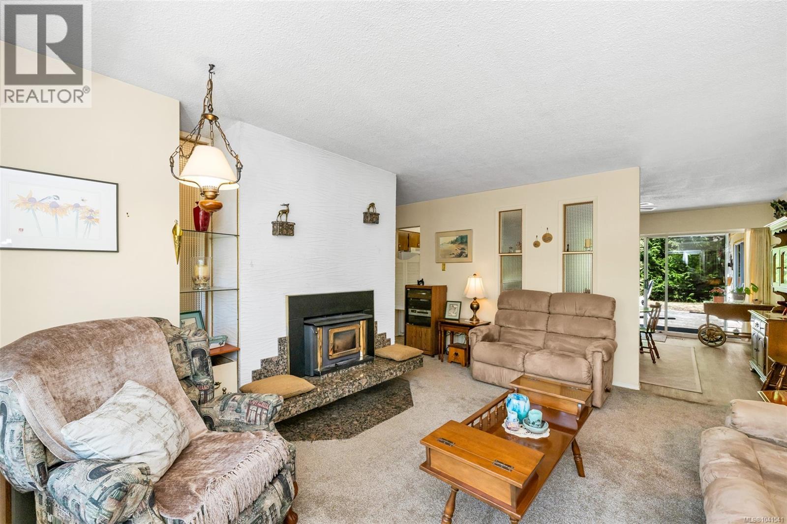 5943 Deuchars Dr - 16