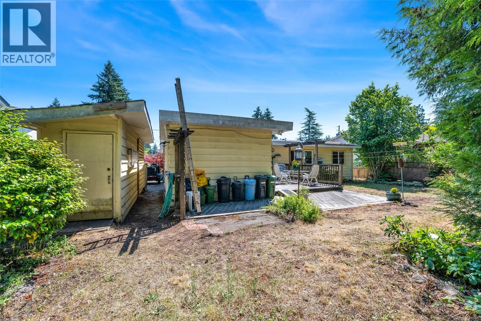 5943 Deuchars Dr - 37
