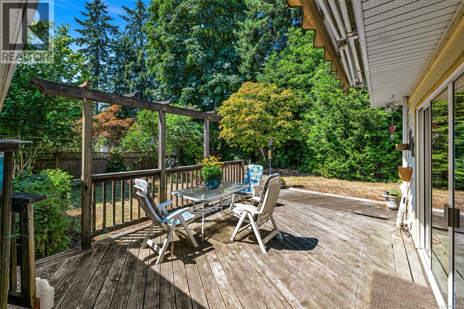5943 Deuchars Dr - 29