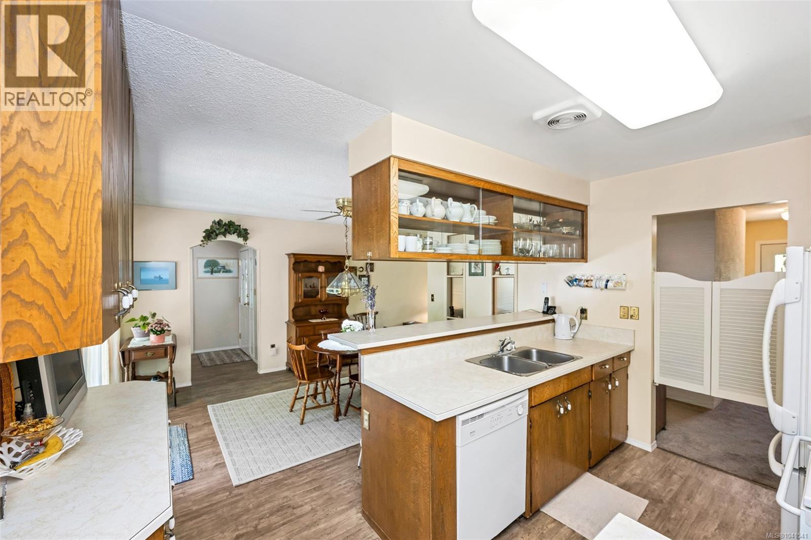 5943 Deuchars Dr - 20