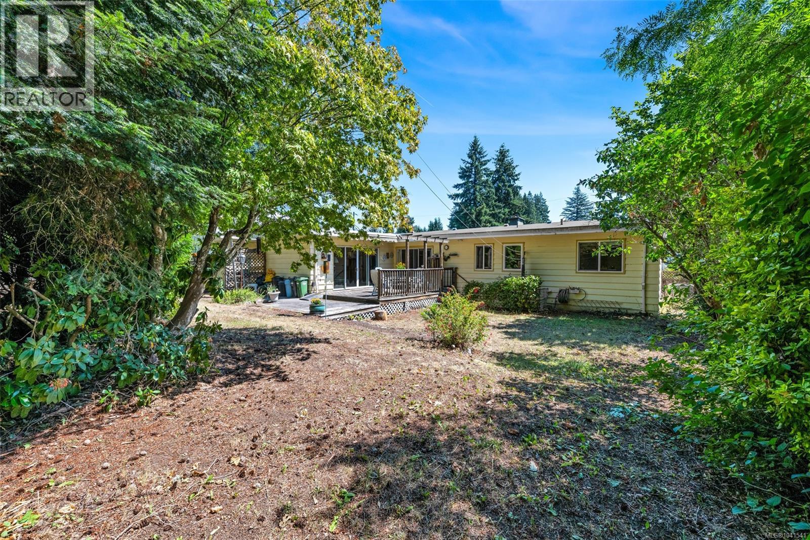 5943 Deuchars Dr - 30