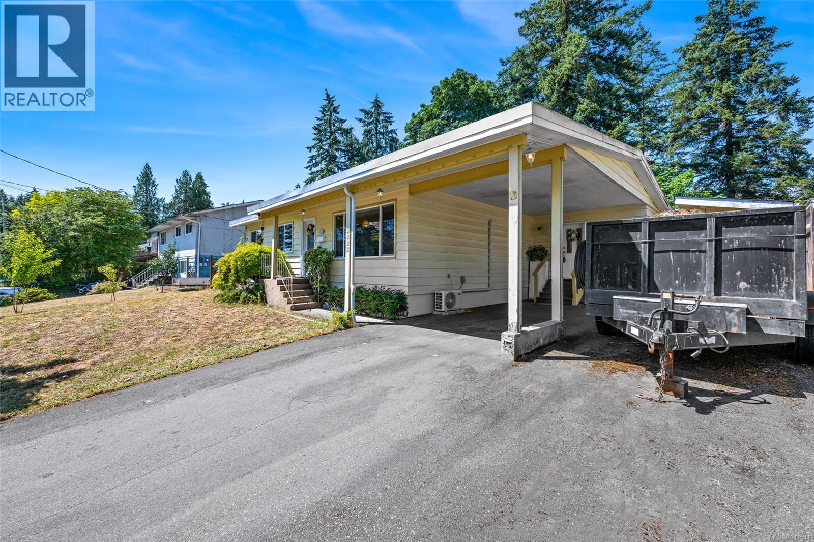 5943 Deuchars Dr - 39