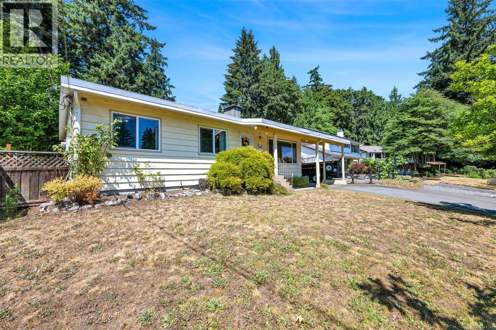 5943 Deuchars Dr - 40