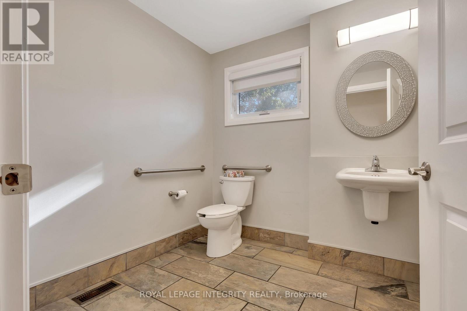 2 Bath Office for Rent in Ottawa – 1443 WOODROFFE AVENUE, Ottawa – MLS# X13535374 - Image 20