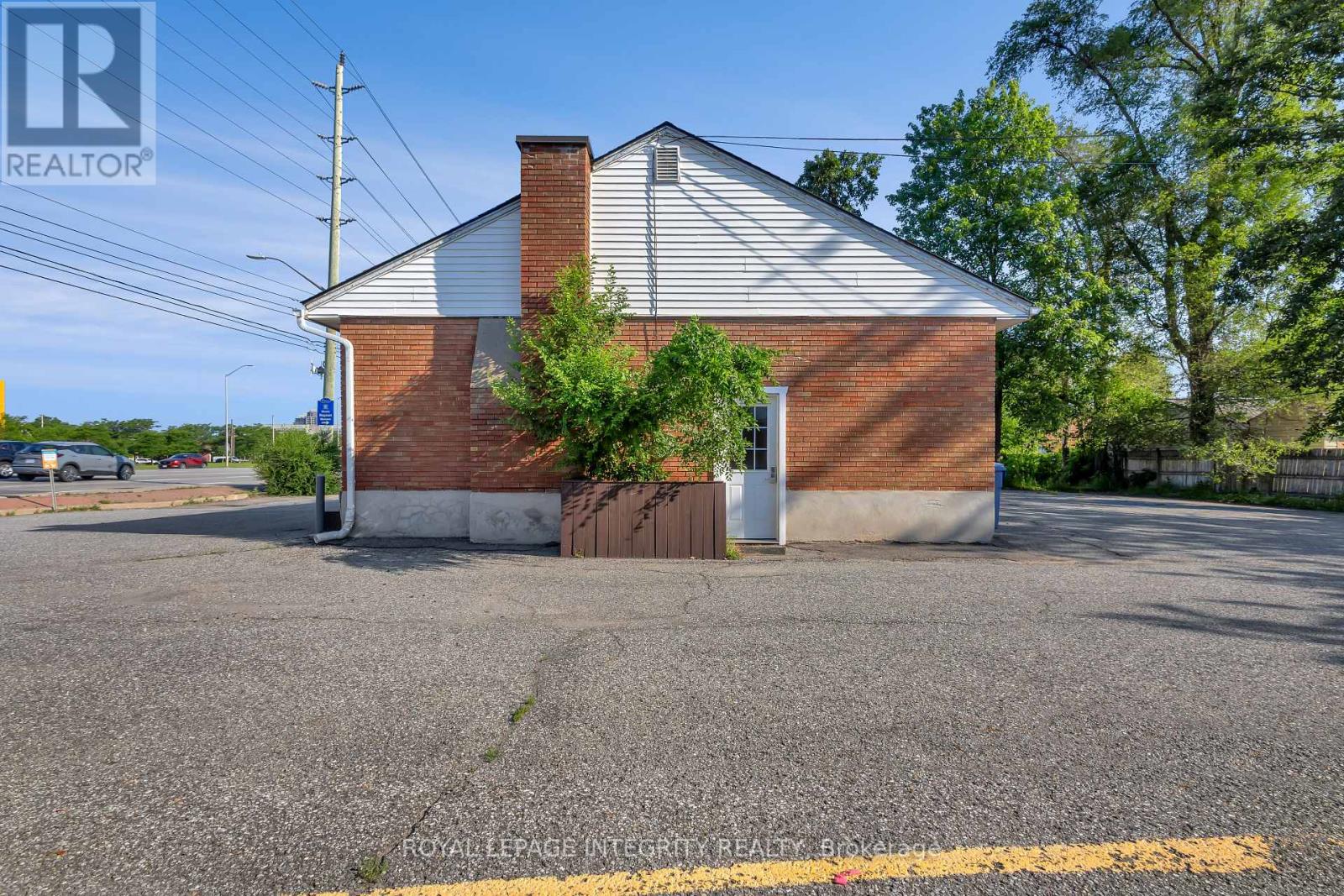2 Bath Office for Rent in Ottawa – 1443 WOODROFFE AVENUE, Ottawa – MLS# X13535374 - Image 8