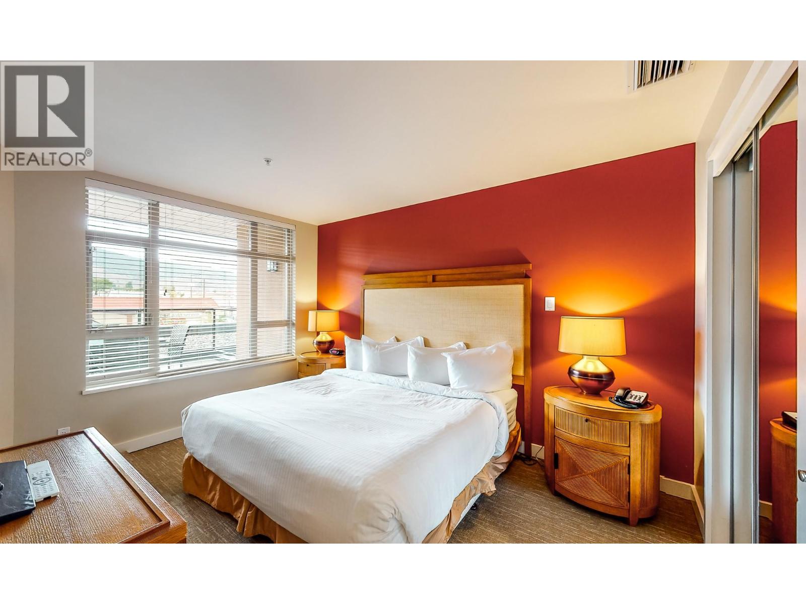 #312 15 Park Place - 11