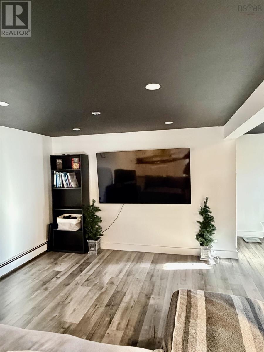 733 Sharpes Lane - 17