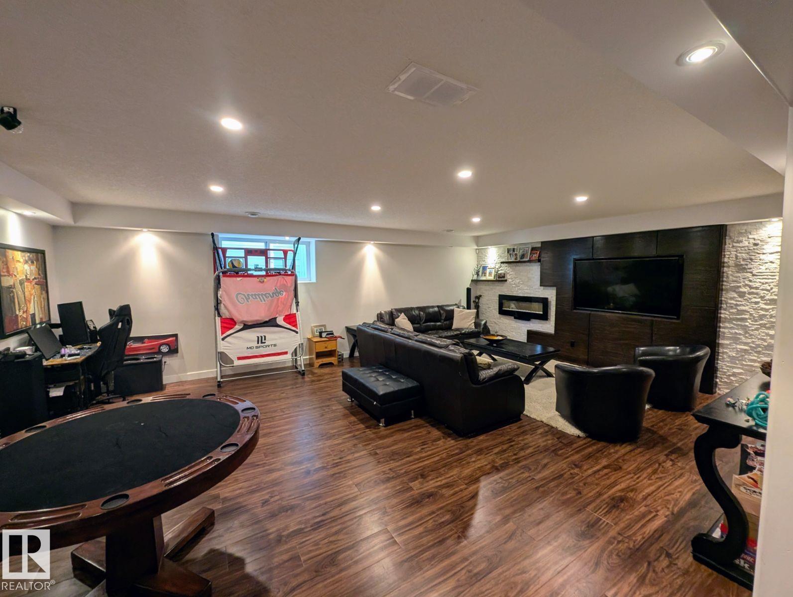 2327 FREZENBERG AV NW — photo 28