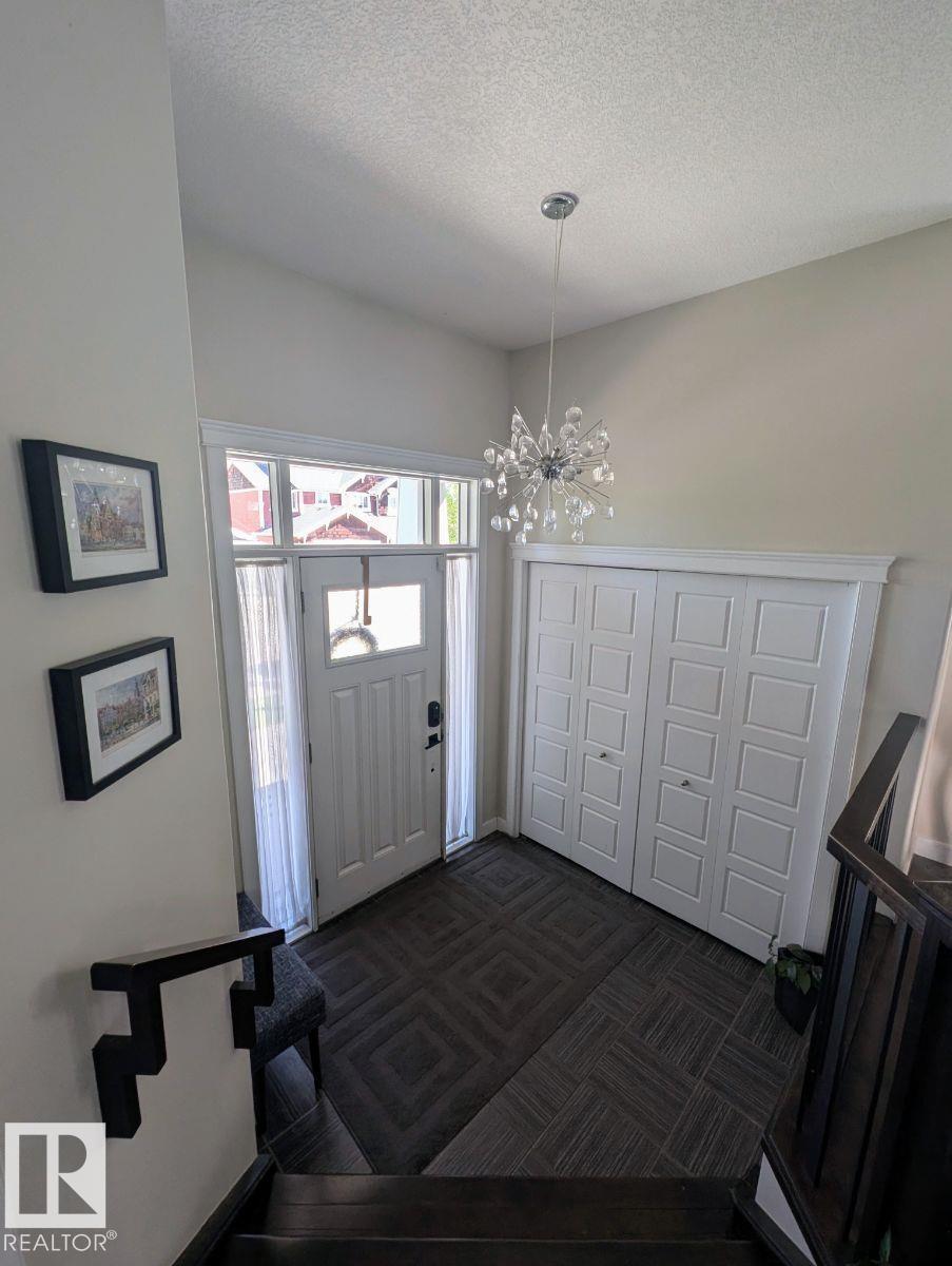 2327 Frezenberg Av NW photo 3 — MLS® E4497517
