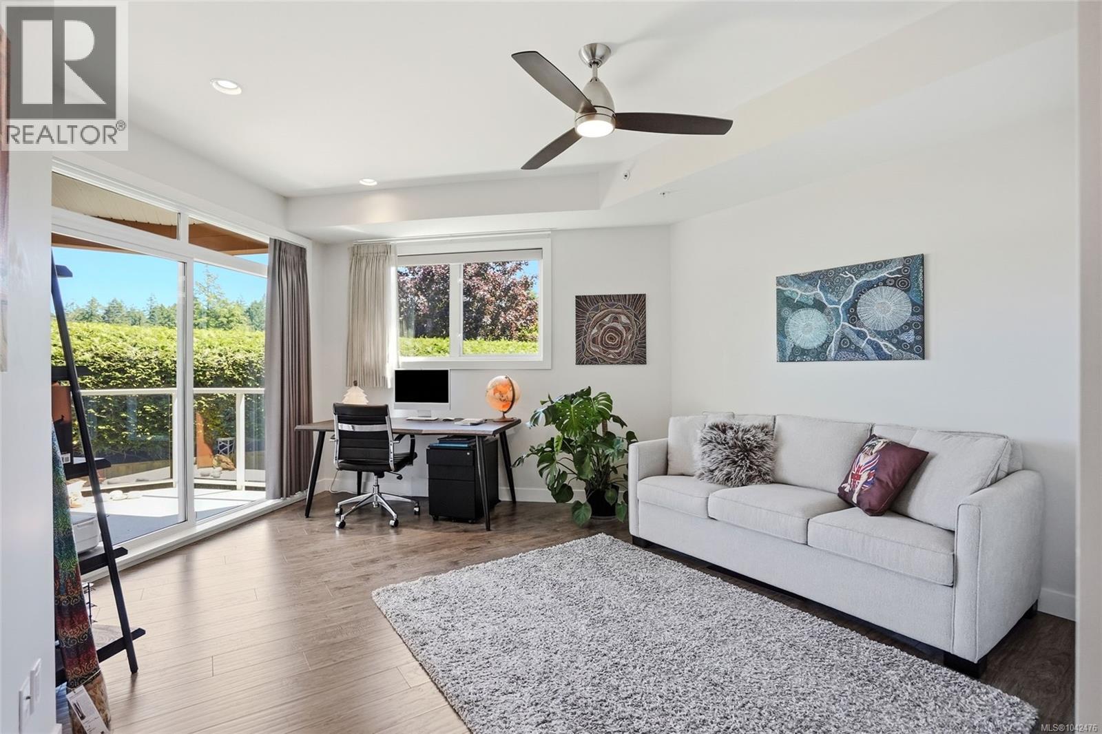 #203 439 College Rd - 16