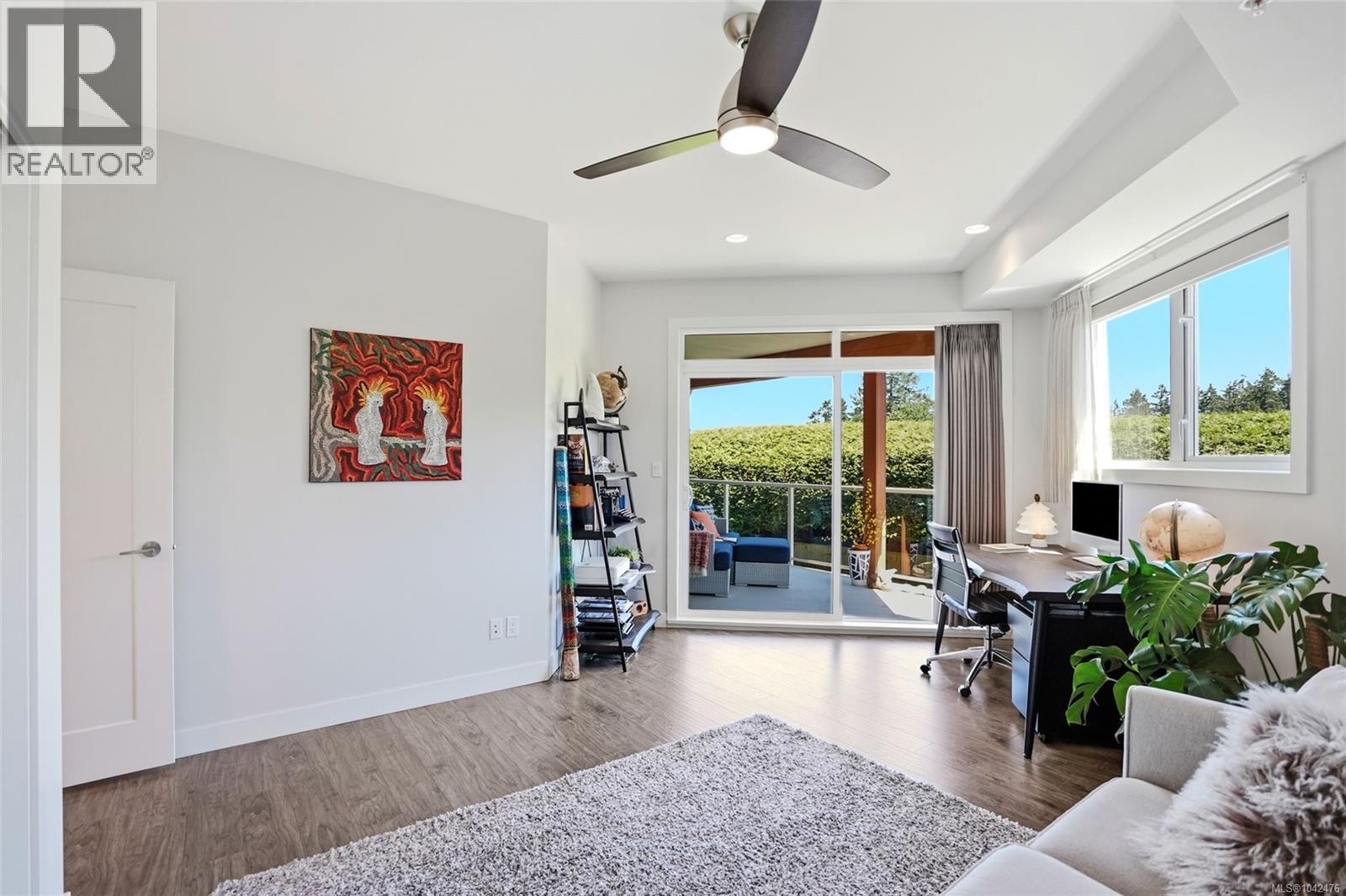 #203 439 College Rd - 17