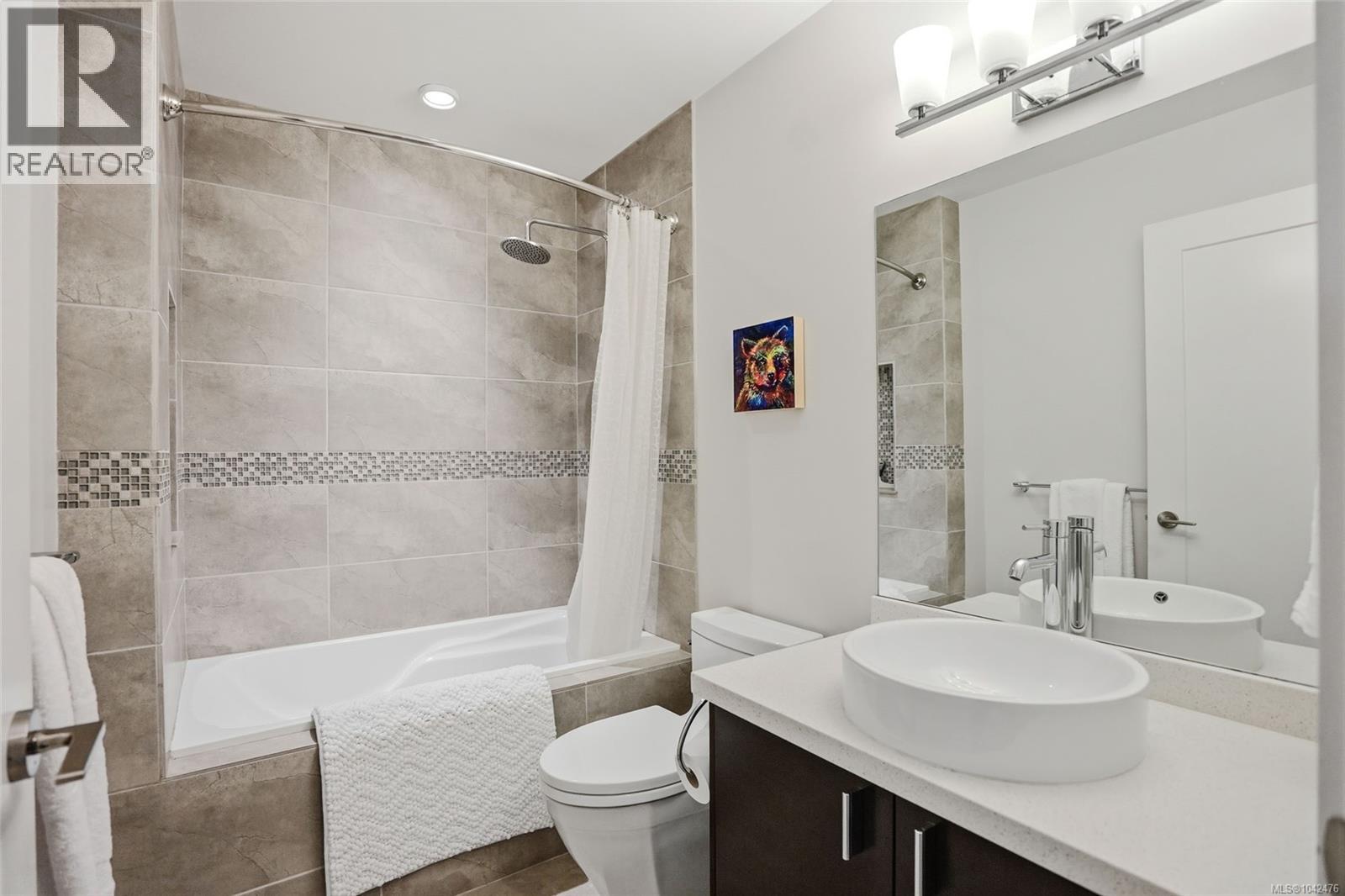#203 439 College Rd - 18