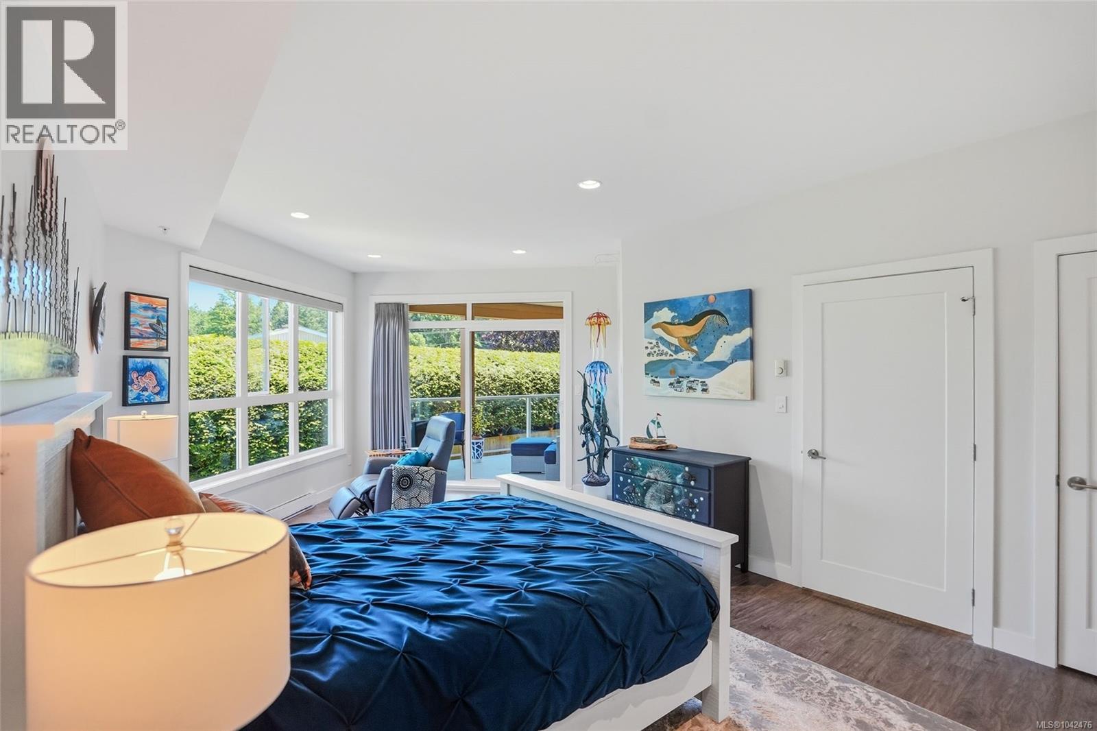 #203 439 College Rd - 21