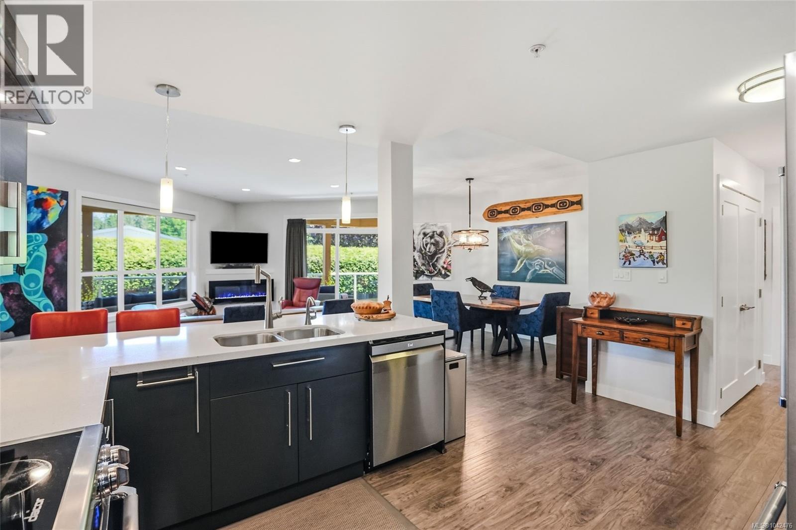 #203 439 College Rd - 34