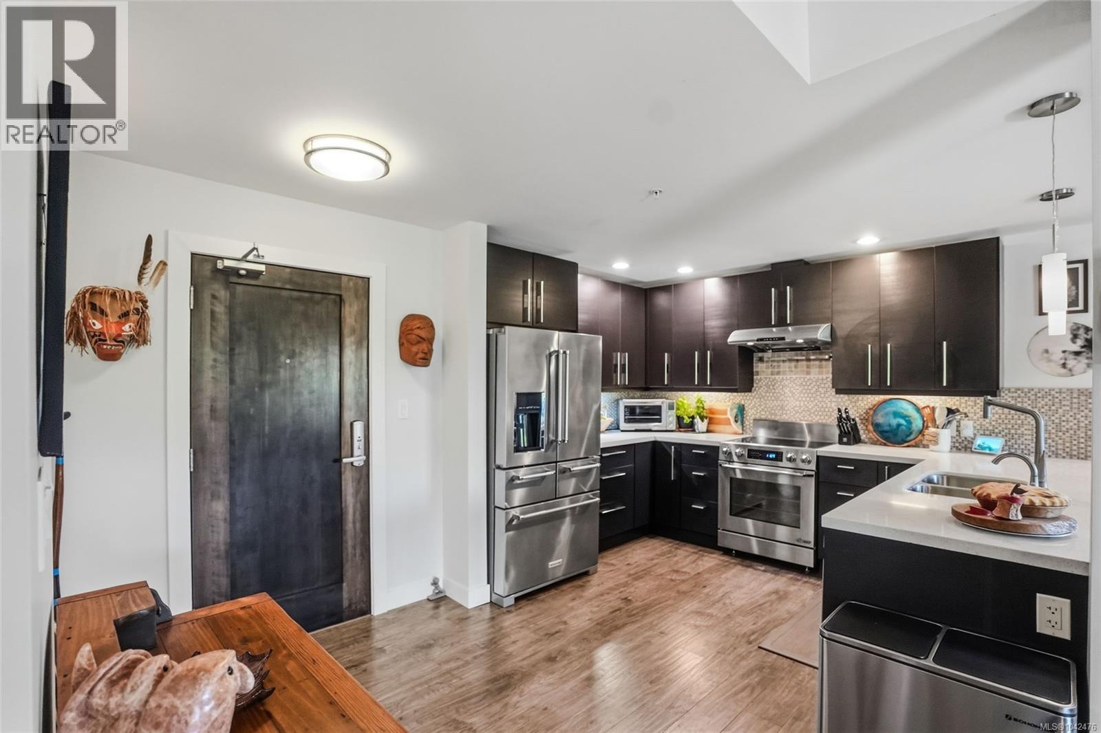 #203 439 College Rd - 35