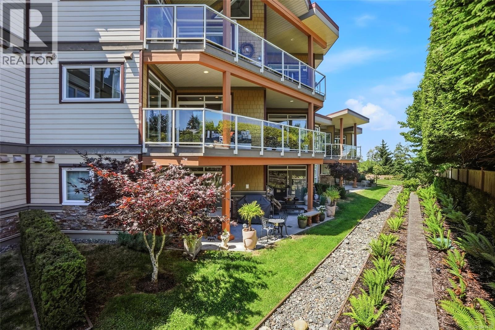 #203 439 College Rd - 43