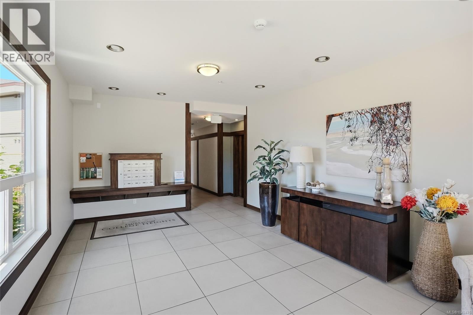 #203 439 College Rd - 48