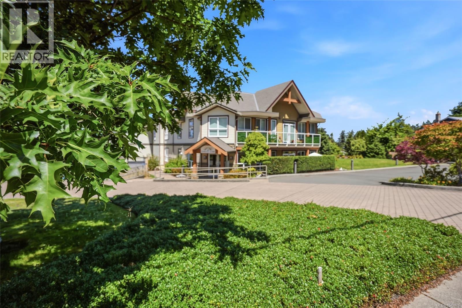 #203 439 College Rd - 50