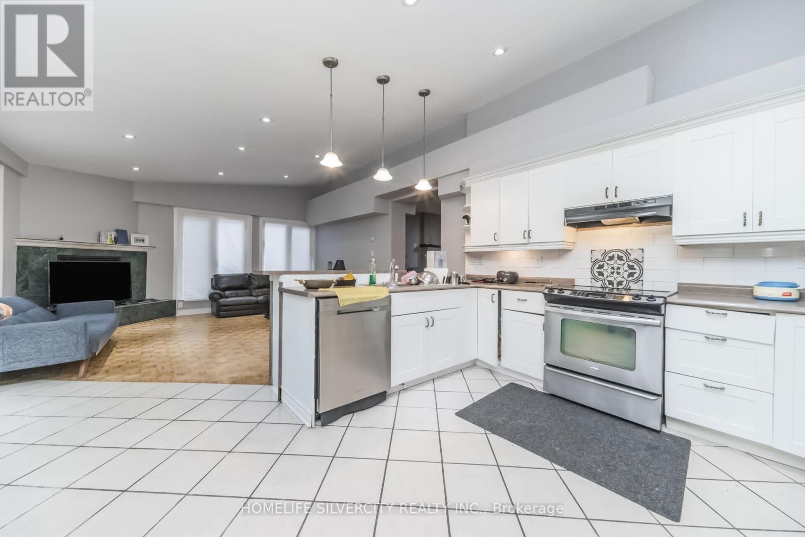 62 ROSEDALE AVENUE W - 36