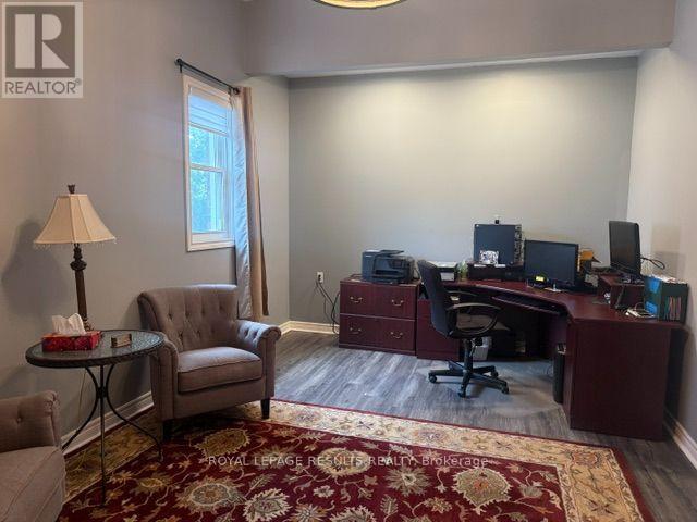 124623 SIMCOE STREET - 7