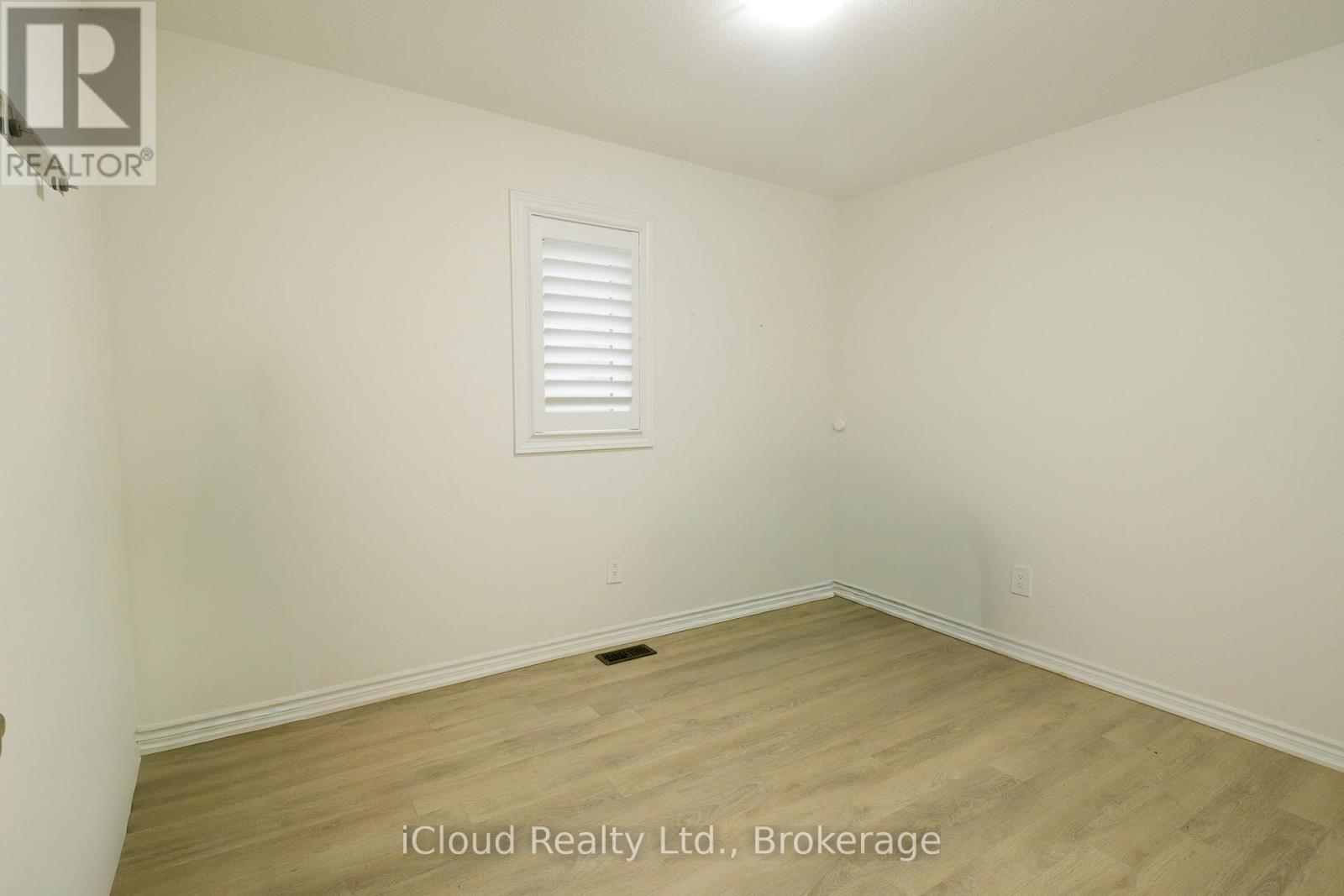 8 WHITTON DRIVE - 22