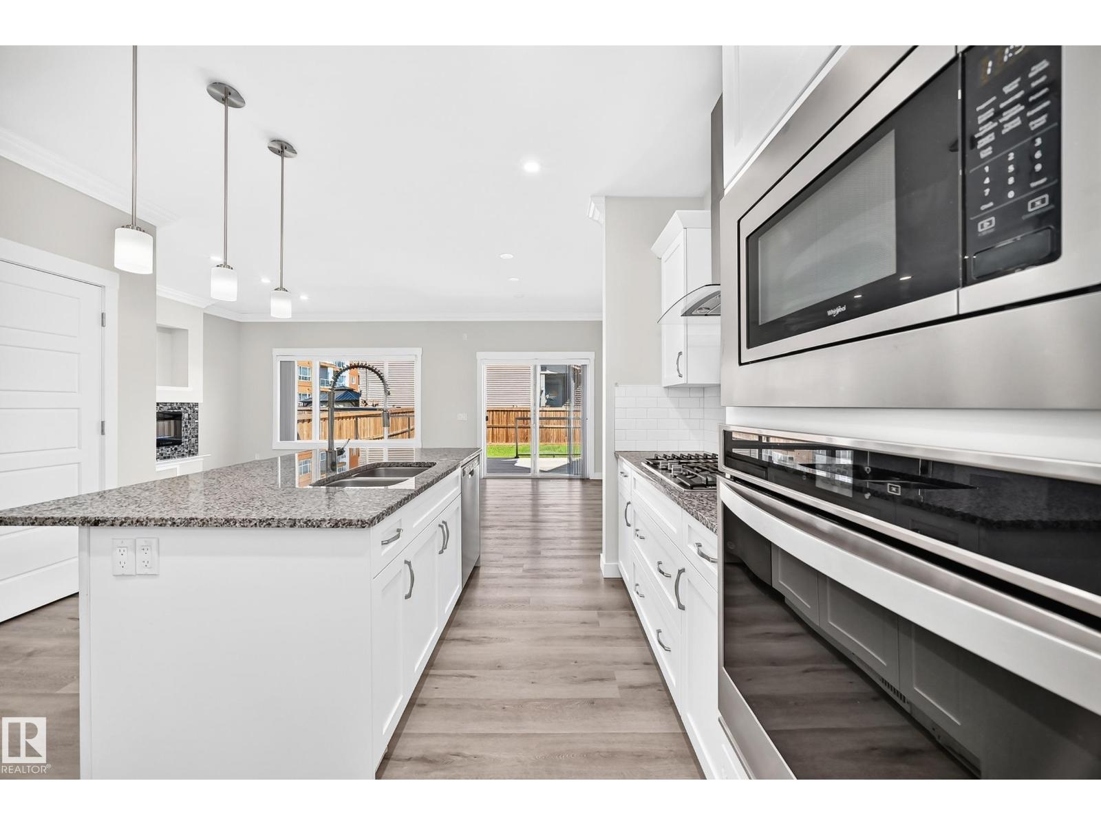 22910 96A AV NW - 10