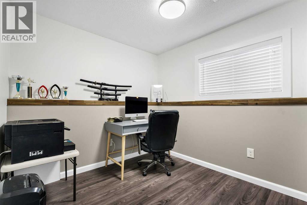 884 Ross Glen Drive SE — photo 33