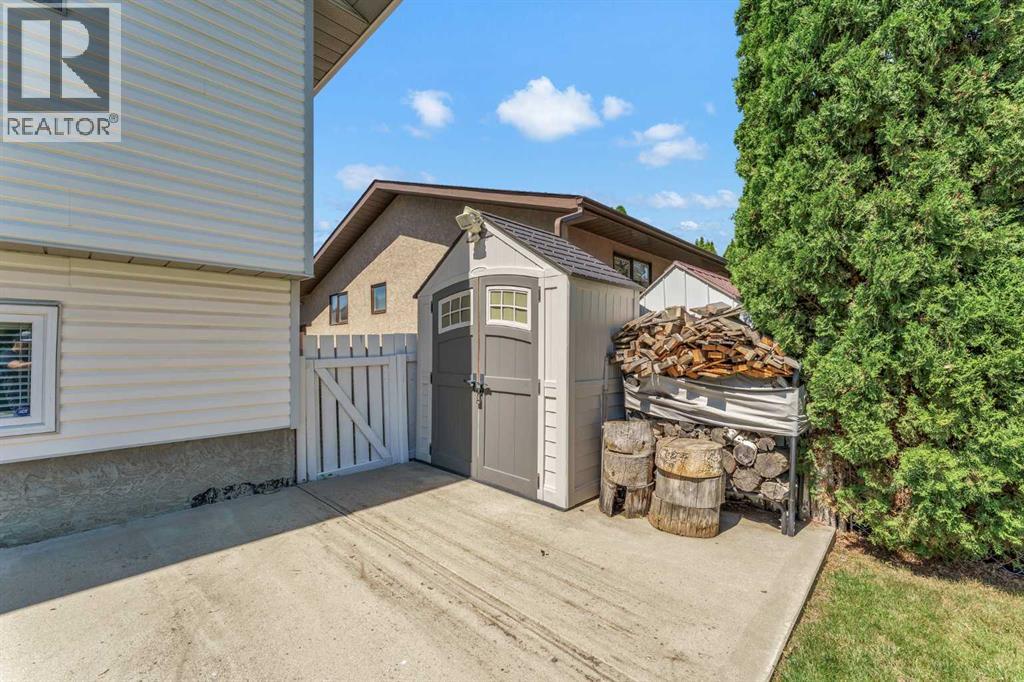 884 Ross Glen Drive SE — photo 48