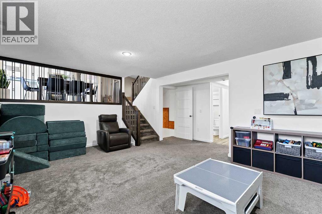 884 Ross Glen Drive SE — photo 32