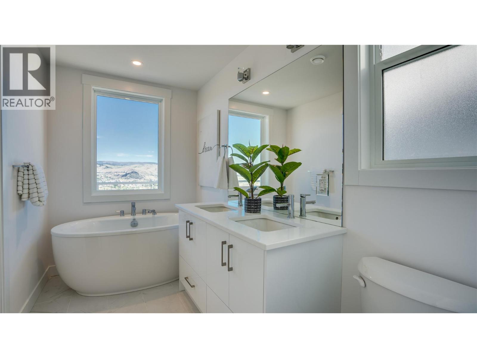 #3 1050 Mt Revelstoke Place - 14