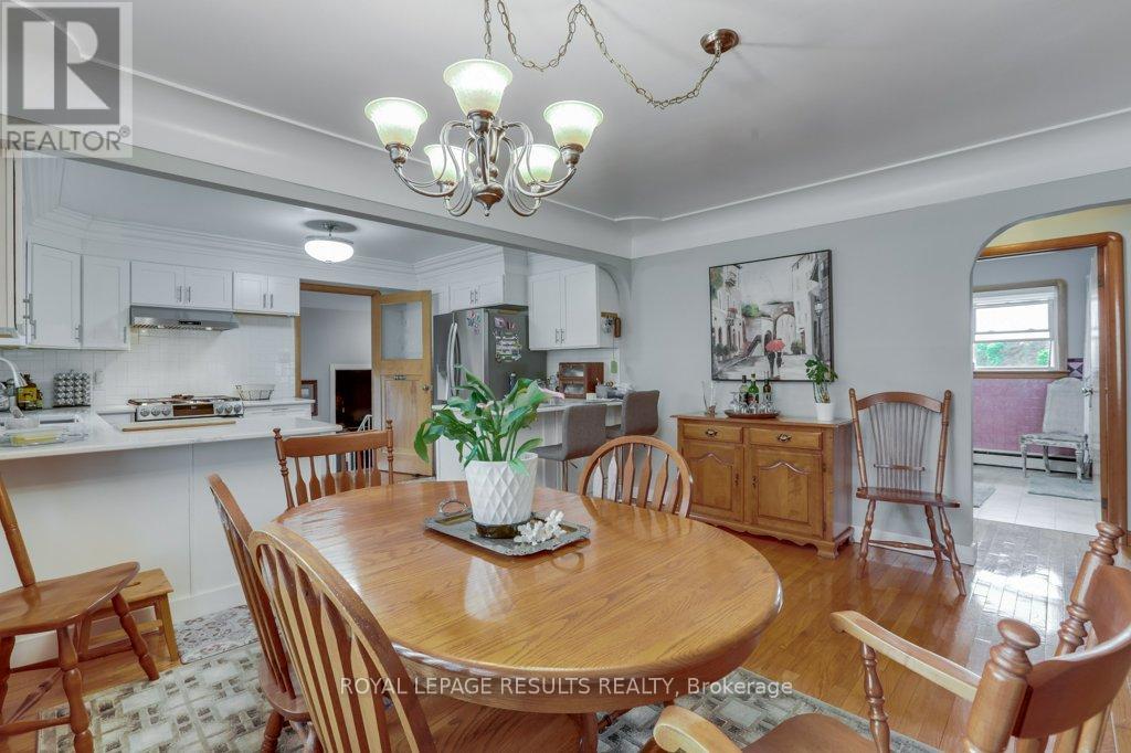 124623 SIMCOE STREET - 17