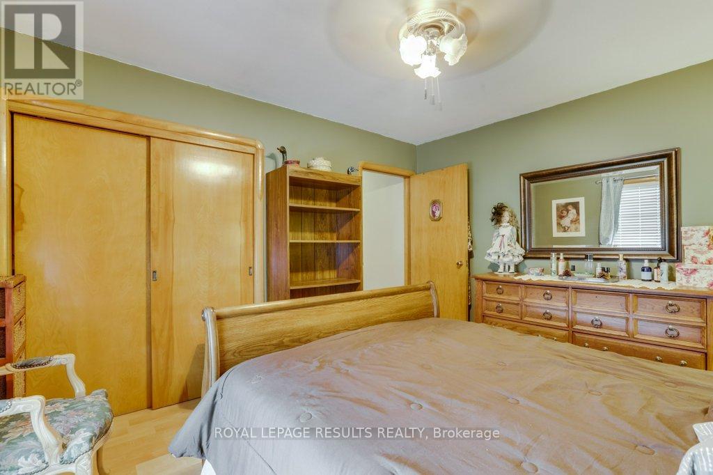 124623 SIMCOE STREET - 26