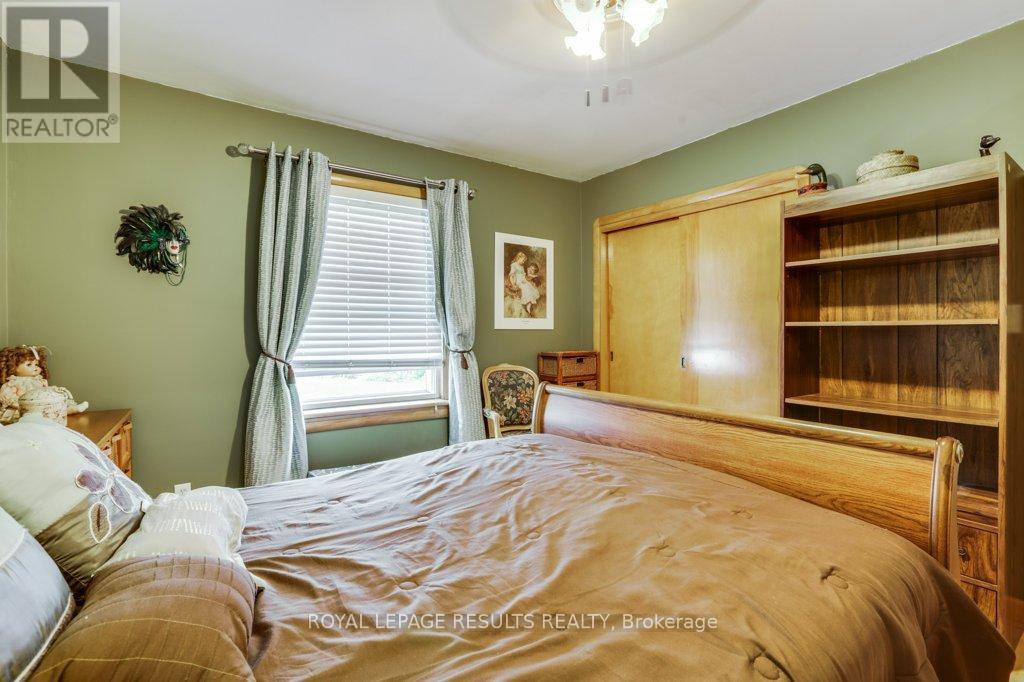 124623 SIMCOE STREET - 24