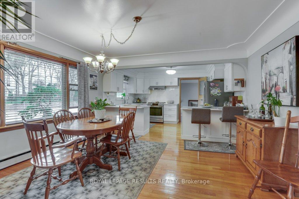 124623 SIMCOE STREET - 16