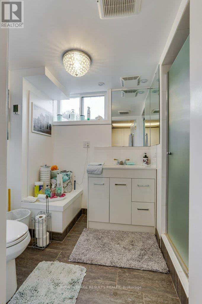 124623 SIMCOE STREET - 35