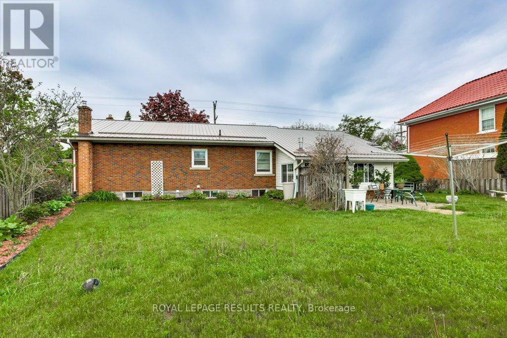 124623 SIMCOE STREET - 43