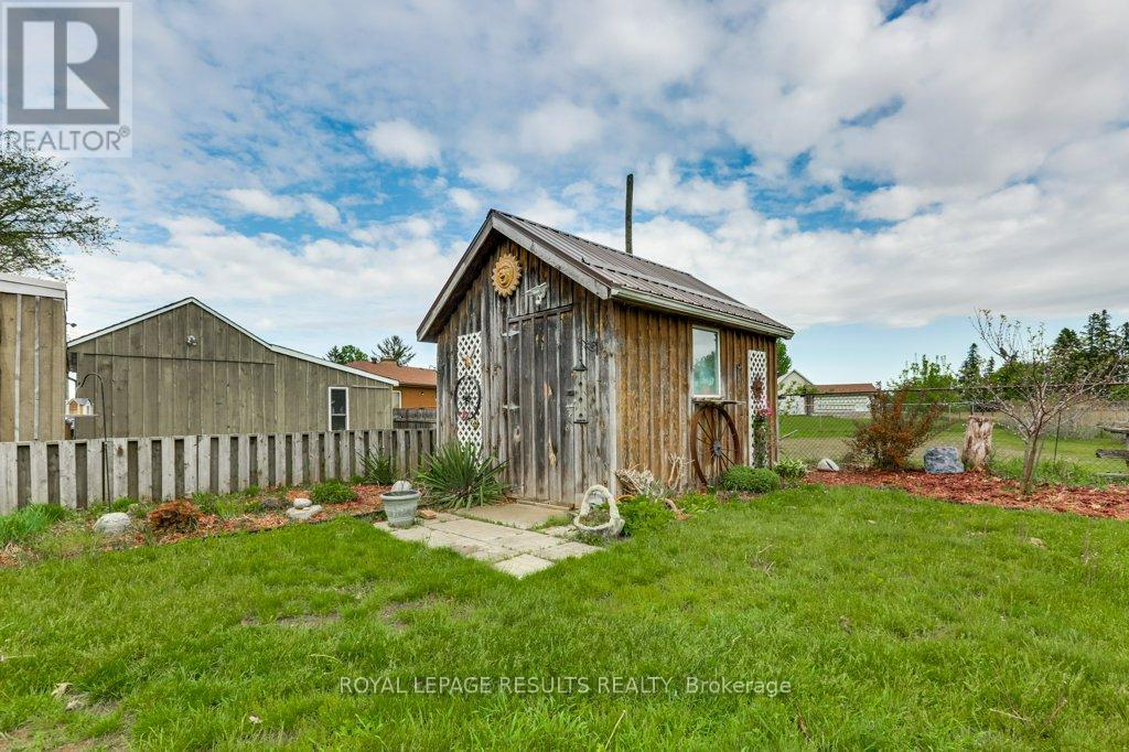 124623 SIMCOE STREET - 45
