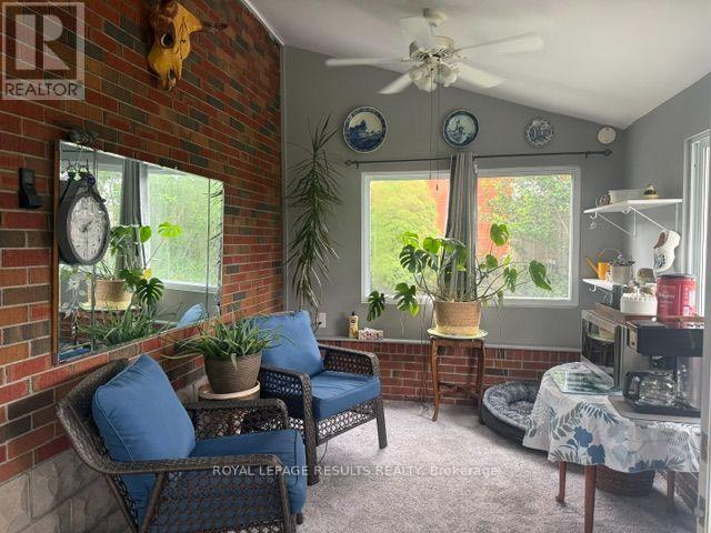 124623 SIMCOE STREET - 9