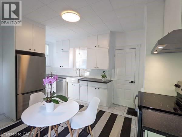 229 WELLINGTON Street N Unit# 2 — photo 3