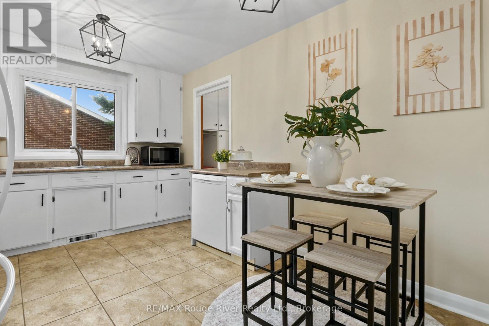 528 BARBARA STREET - 10