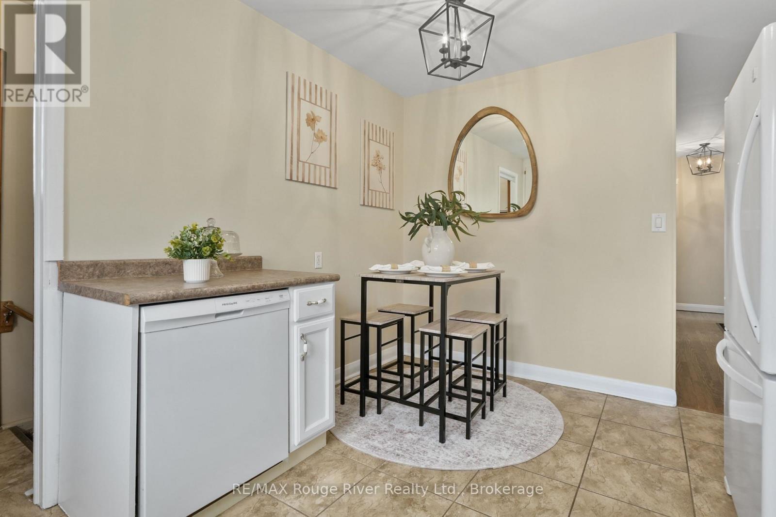 528 BARBARA STREET - 12