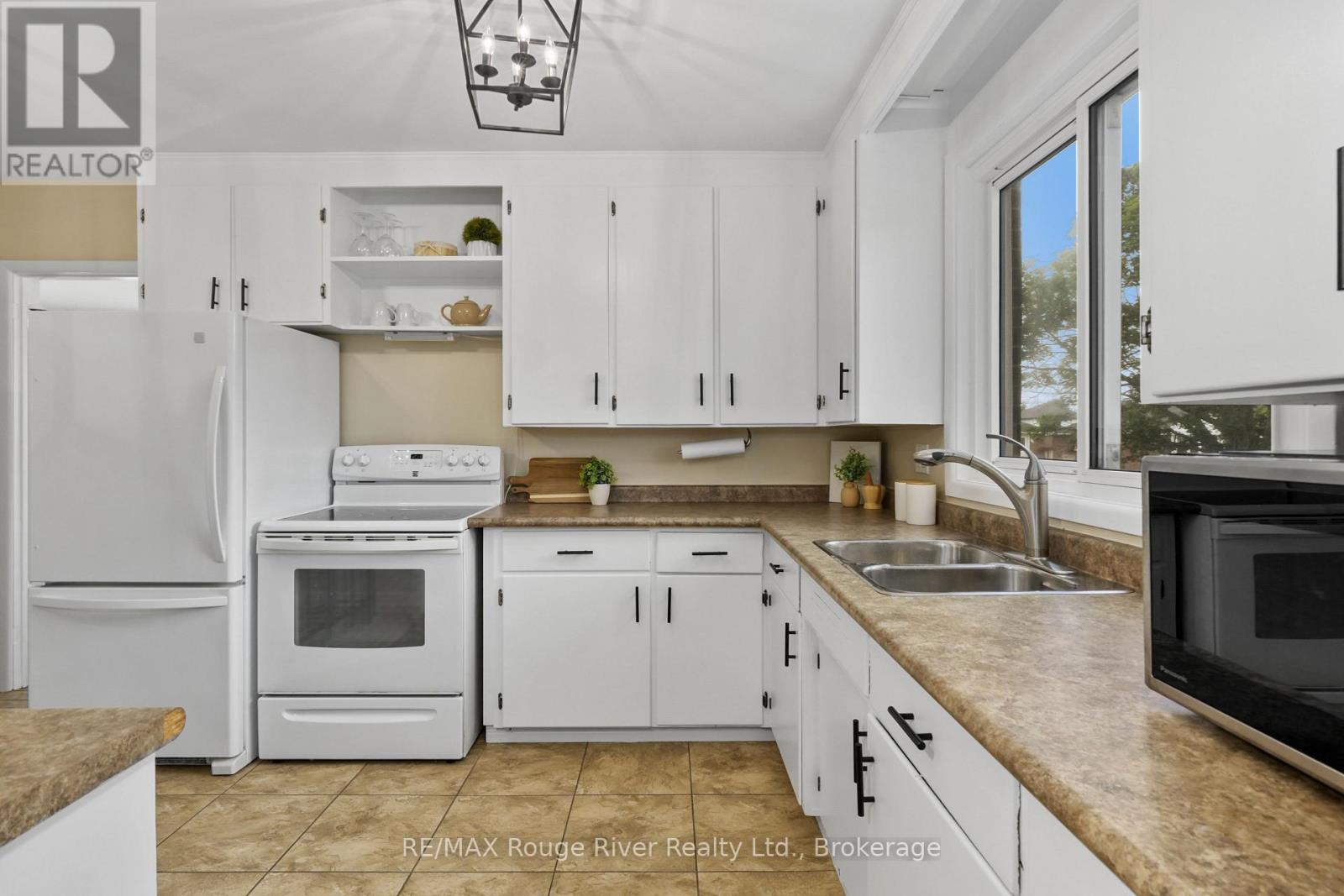 528 BARBARA STREET - 13