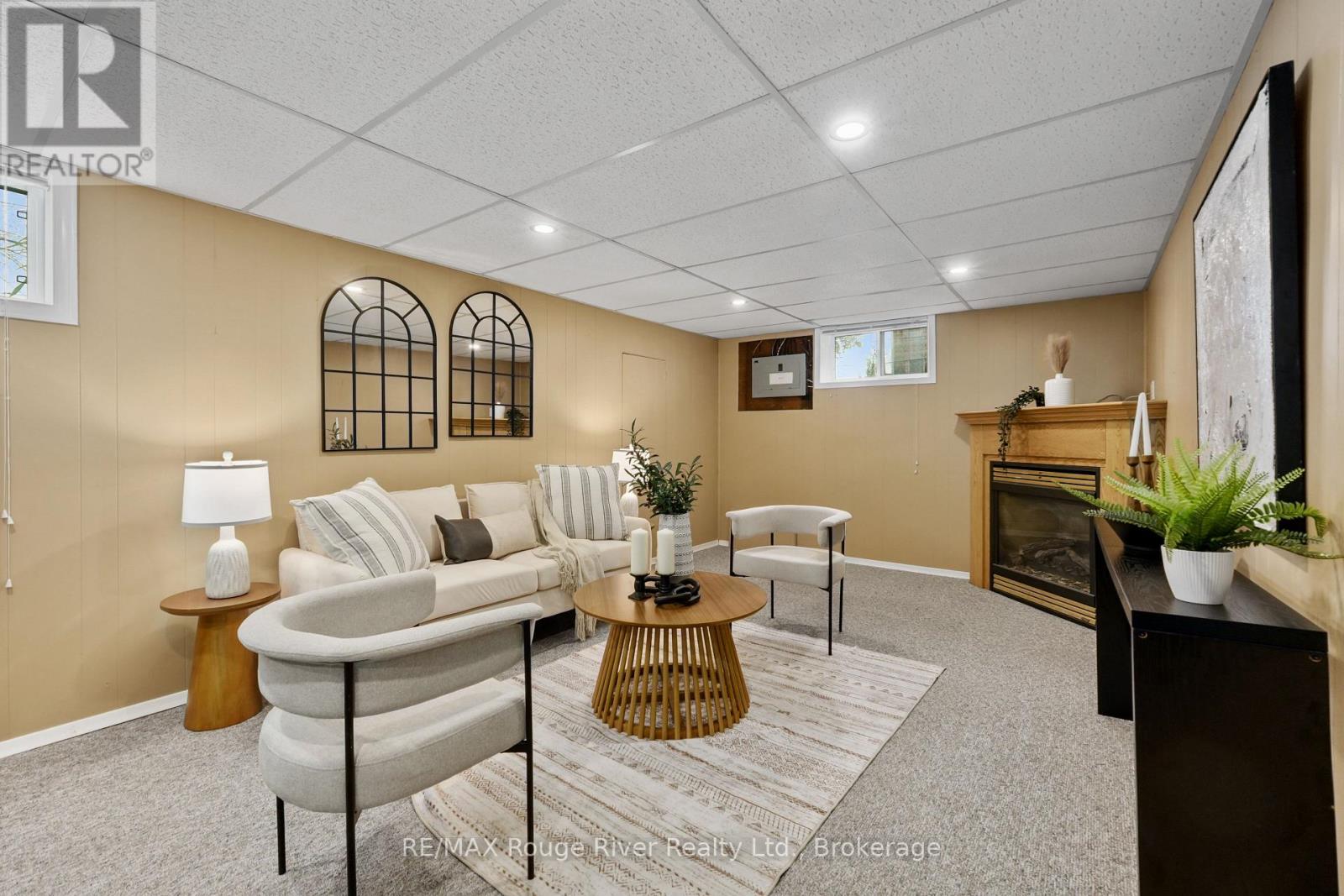 528 BARBARA STREET - 26