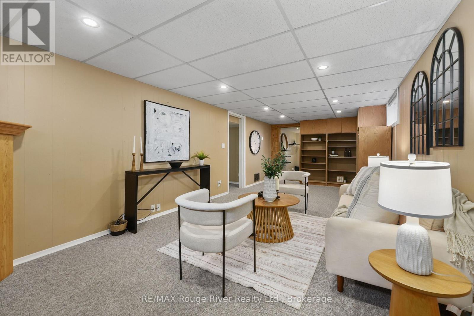 528 BARBARA STREET - 27