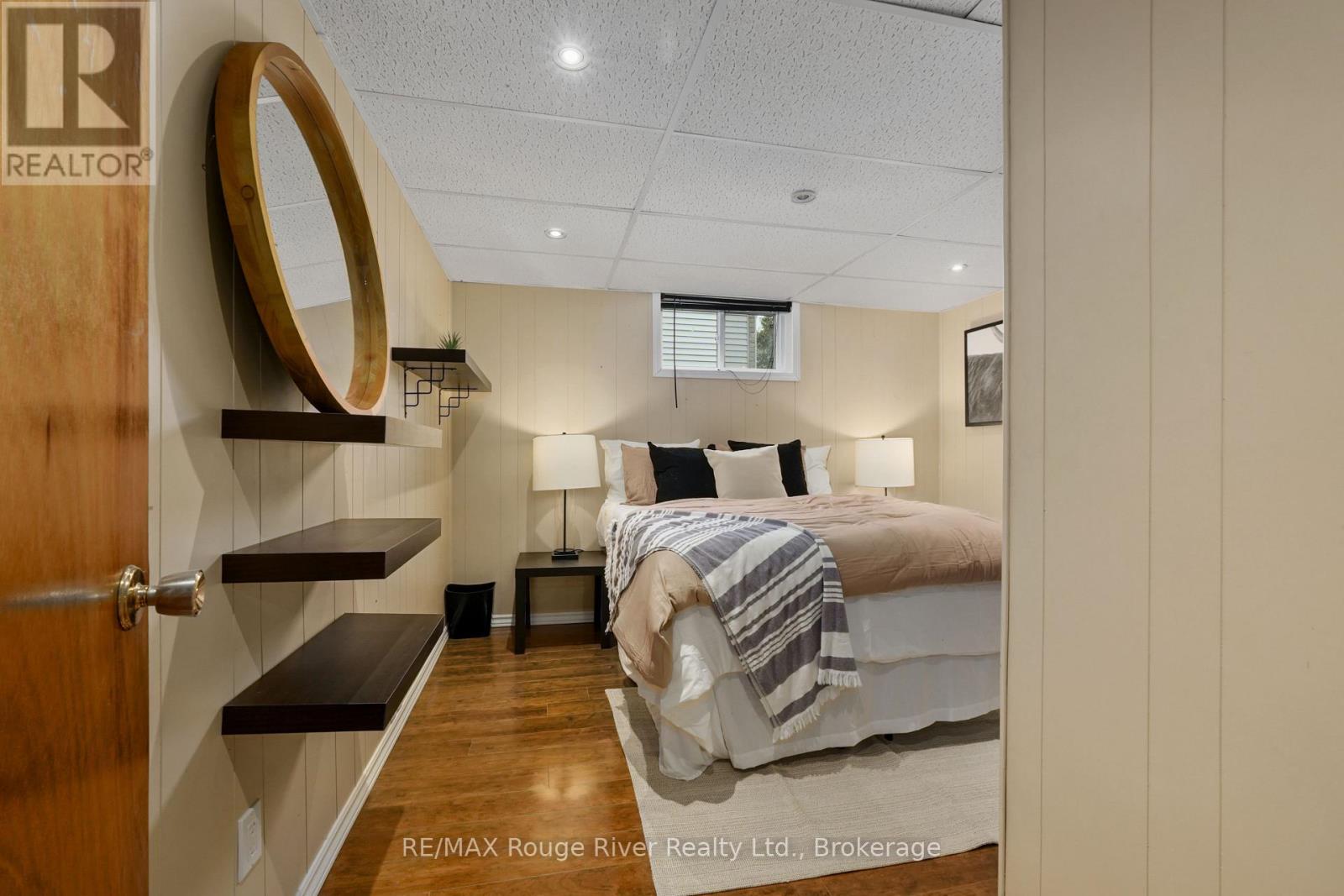 528 BARBARA STREET - 29