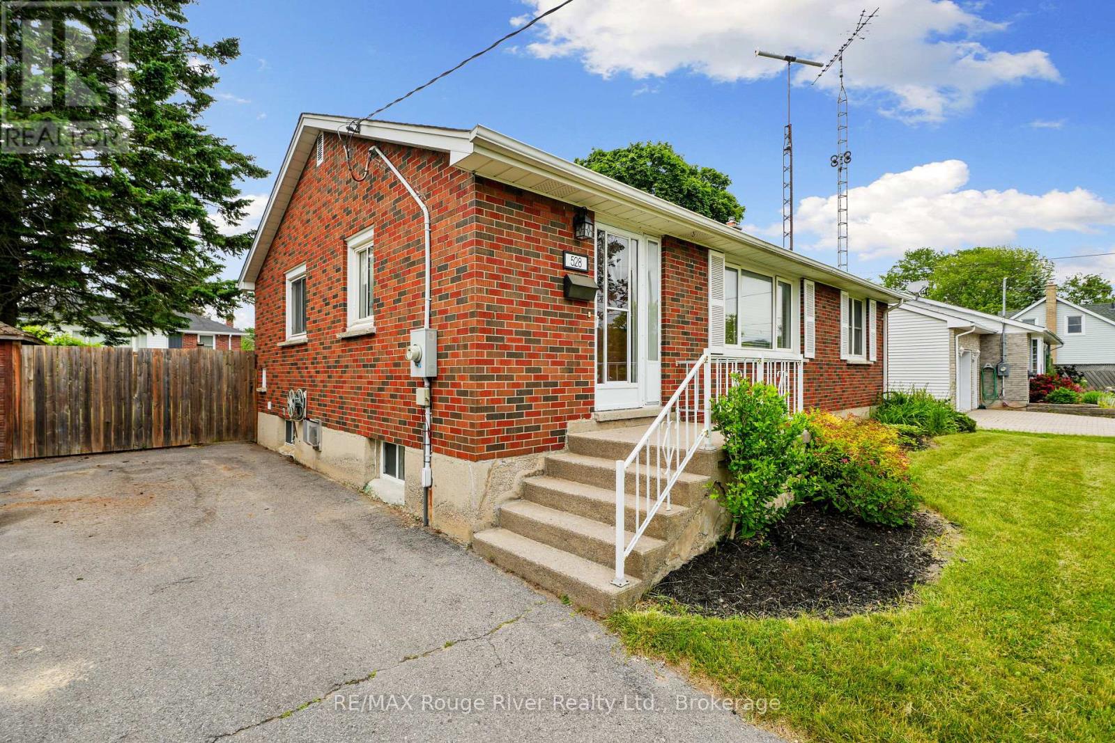 528 BARBARA STREET - 4
