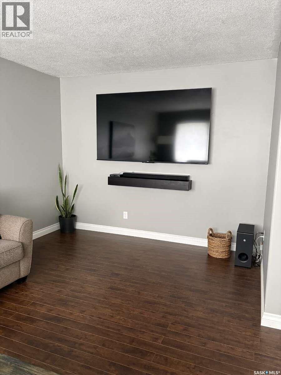 405 7th AVENUE W - 11